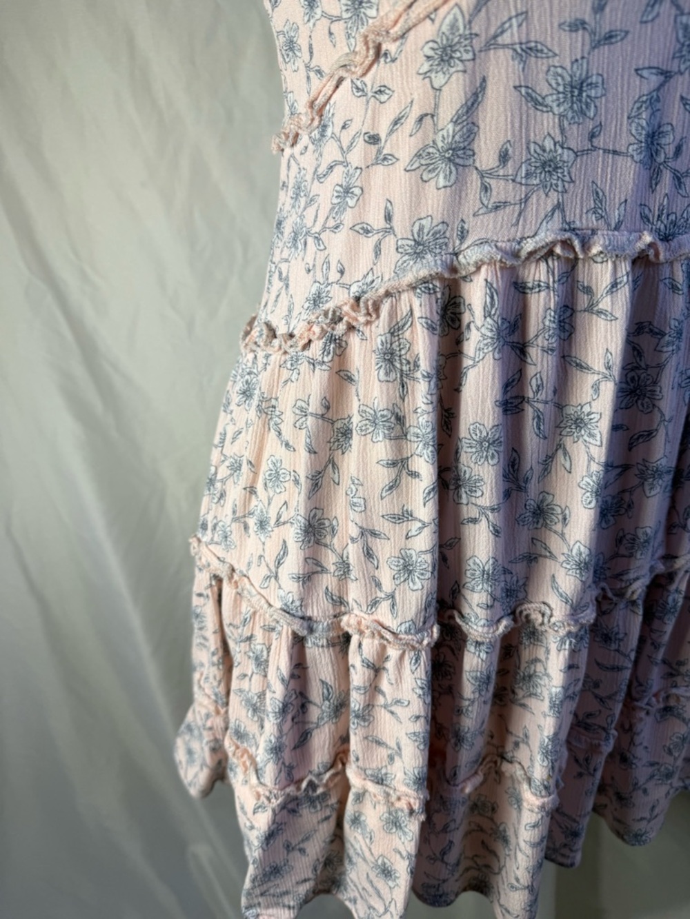 Pink Floral Tiered Sundress with Lace Trim - Picture 4 of 8